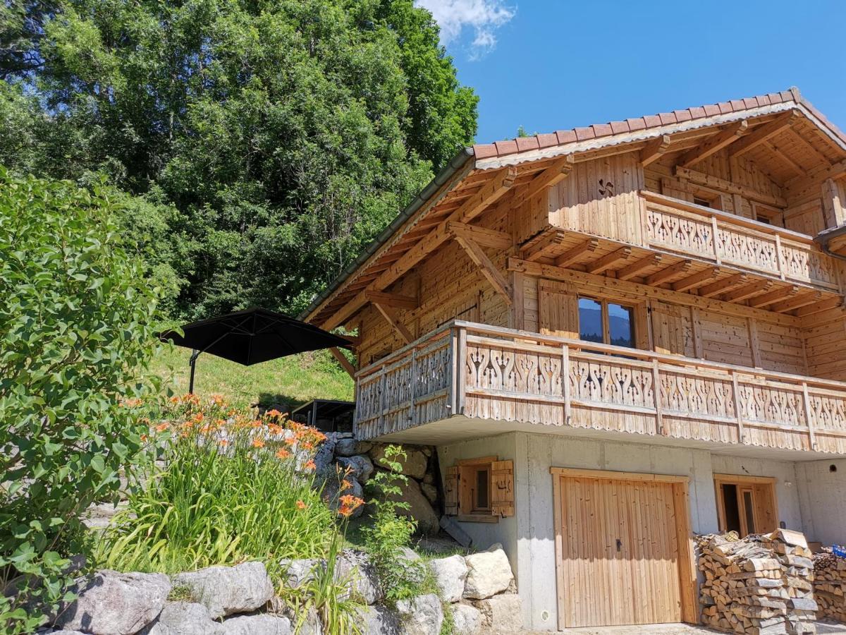 Magnifique Chalet Au Coeur Du Village Du Reposoir Le Reposoir Exterior photo