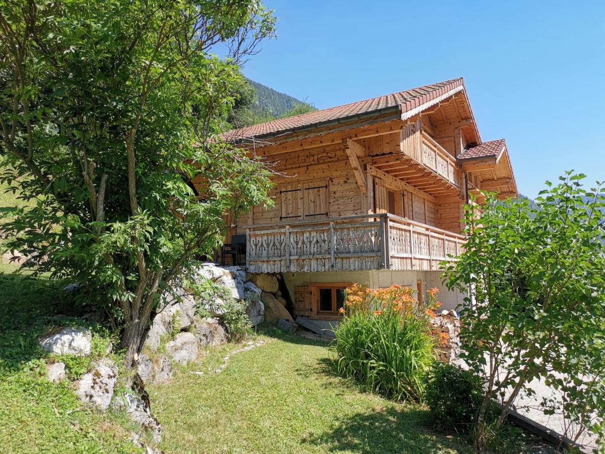 Magnifique Chalet Au Coeur Du Village Du Reposoir Le Reposoir Exterior photo