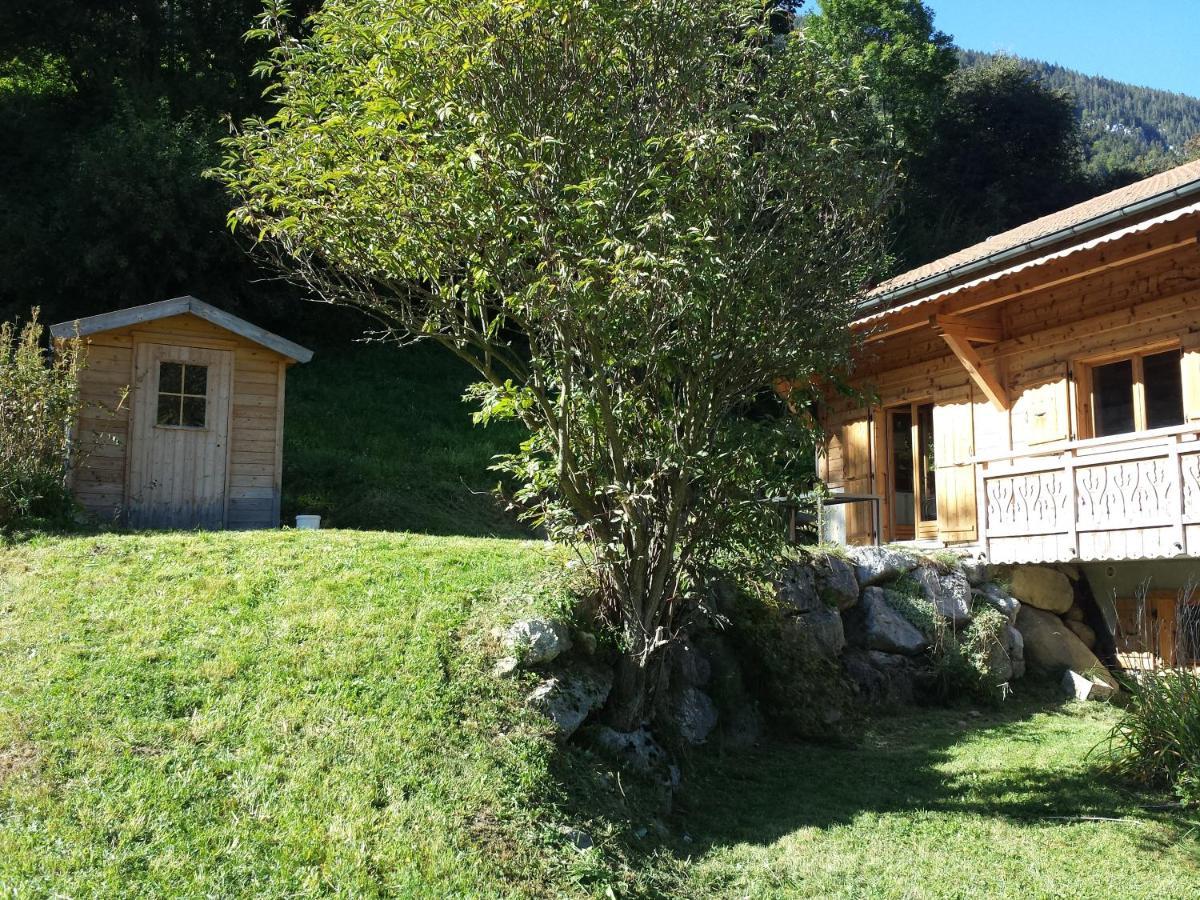 Magnifique Chalet Au Coeur Du Village Du Reposoir Le Reposoir Exterior photo